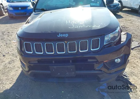 2019 Jeep Compass Latitude 4X4 из США, поврежденный, VIN 3C4NJDBBXKT734515